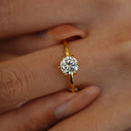 1 karaat moissanite (lab diamant) ring | 925 sterling zilver en 18K goud verguld | Maat  17.25 mm/54