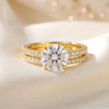 Moissanite bridal ringset lifestyle - 925 sterling zilver, 18k goudverguld