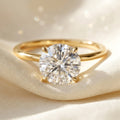 Moissanite ring massief 14k goud lifestyle
