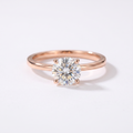 Zilveren Moissanite Solitaire Ring roségoudverguld – studiofoto (hoofdafbeelding)