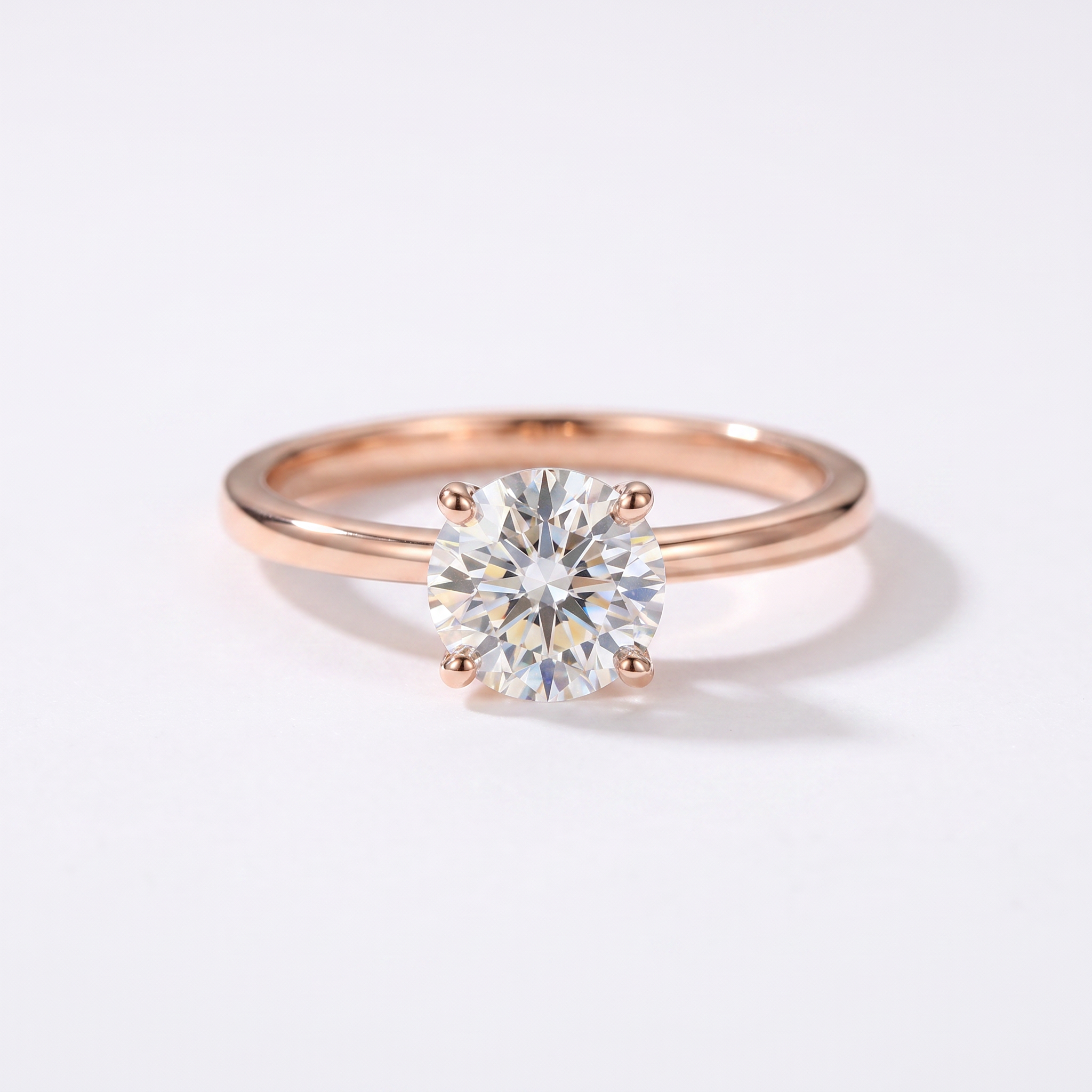 Zilveren Moissanite Solitaire Ring roségoudverguld – studiofoto (hoofdafbeelding)